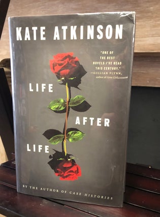 Item #15173 Life After Life. Kate Atkinson